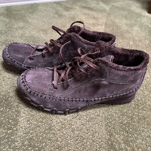 Brown Suede Fur-Lined Skechers Ankle Boots